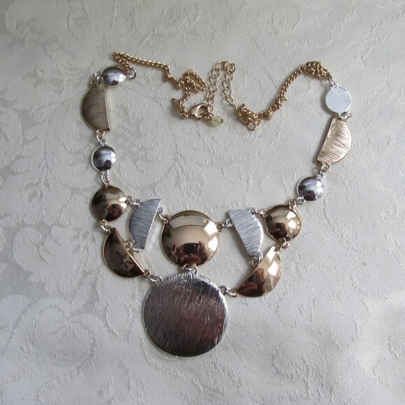 Avon Gold & Silver Tone Drop Link Necklace - Picture 5 of 6